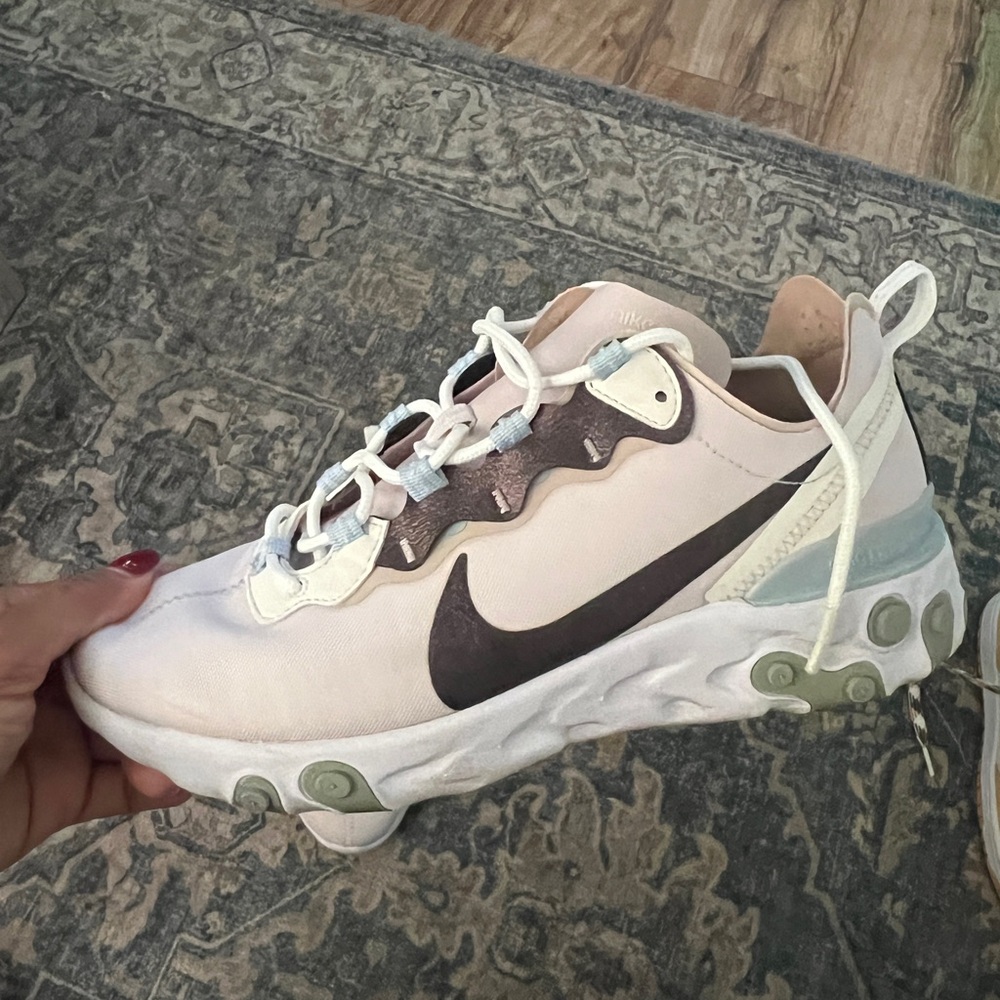 Women’s Nike react shoes